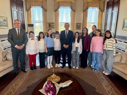 11. Cumhurbaşkanı Abdullah Gül, Öğrencileri Misafir Etti